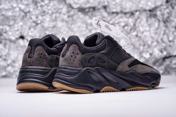 Yeezy 700 ‘utility Black’ Replica - Image 4