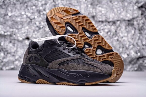 Yeezy 700 ‘utility Black’ Replica - Image 2