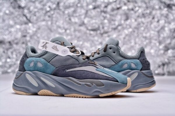 Yeezy 700 Runner “teal Blue” Replica - Image 4