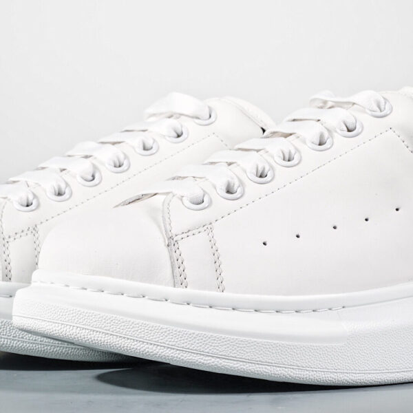 Alexander Mcqueen Suede-trimmed Leather Exaggerated-sole Sneakers-black Replica - Image 3