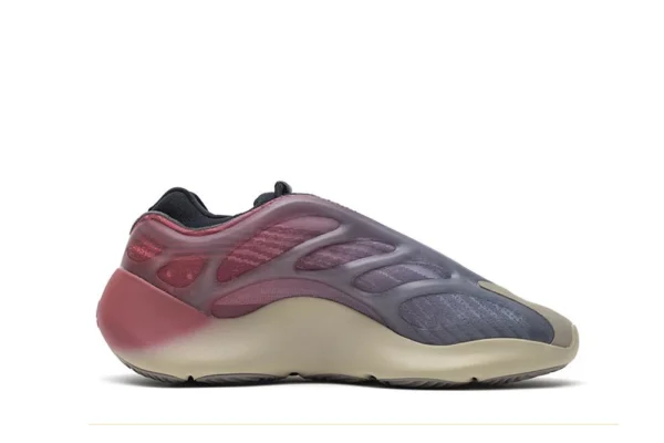 Yeezy 700 V3 “fade Carbon“