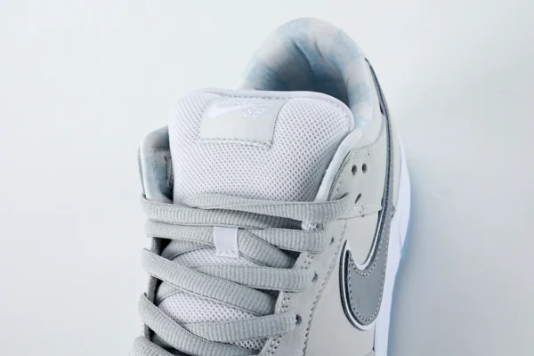 Sb Dunk Low White Lobster (friends And Family) Reps - Image 3