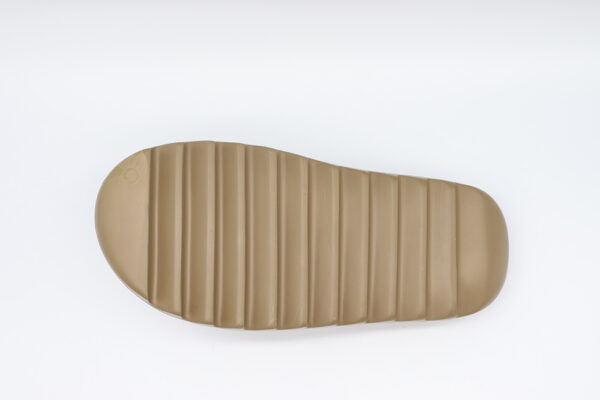 Yeezy Slide Earth Brown Replica - Image 3