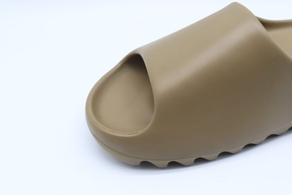 Yeezy Slide Earth Brown Replica - Image 4