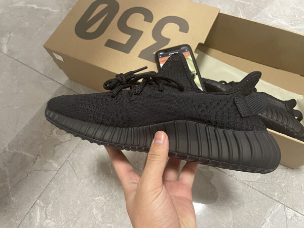 Yeez 350 V2 Onyx Quality - Image 2