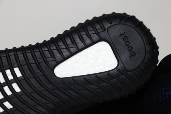 Yeez 350 V2 ‘dazzling Blue’ - Image 4