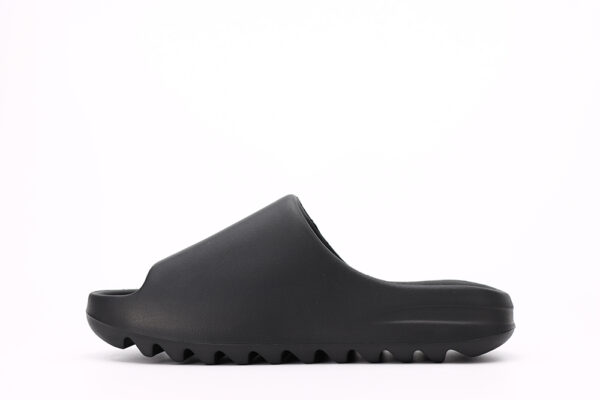 Yeezy Slides ‘onyx’ (matte Upper) - Image 4