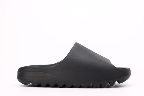 Yeezy Slides ‘onyx’ (matte Upper) - Image 2