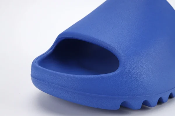 Yeezy Slide “azure” Id4133 Matte - Image 2