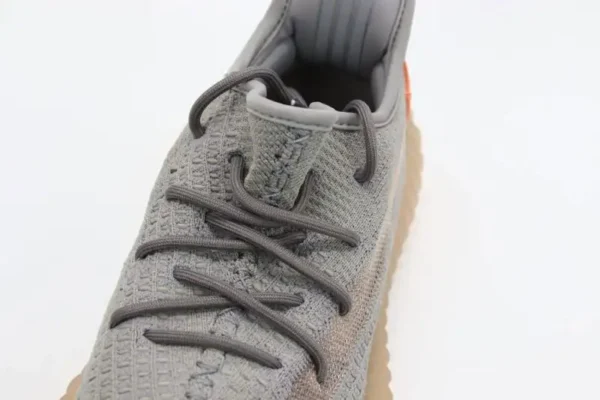 Yeezy 350v2 True Form Replica - Image 4