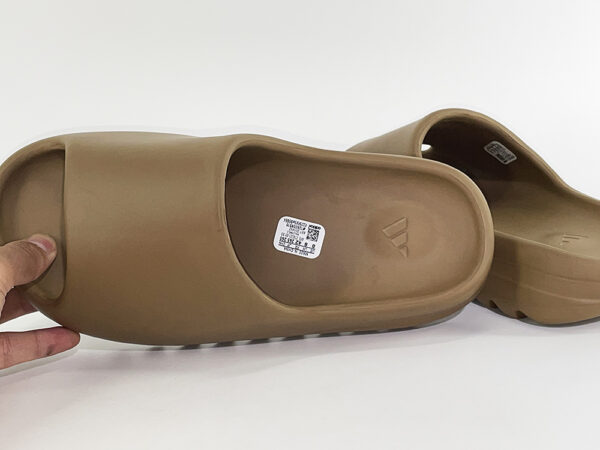 Yeezy Slide Core Replica - Image 3
