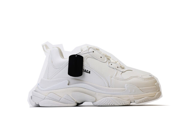 Balenciaga Triple S Snekaer “white”