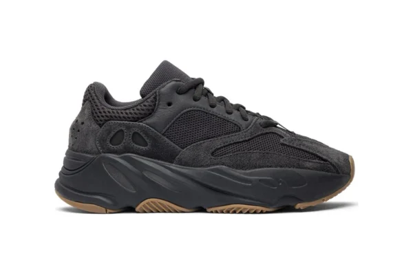 Yeezy 700 ‘utility Black’ Replica