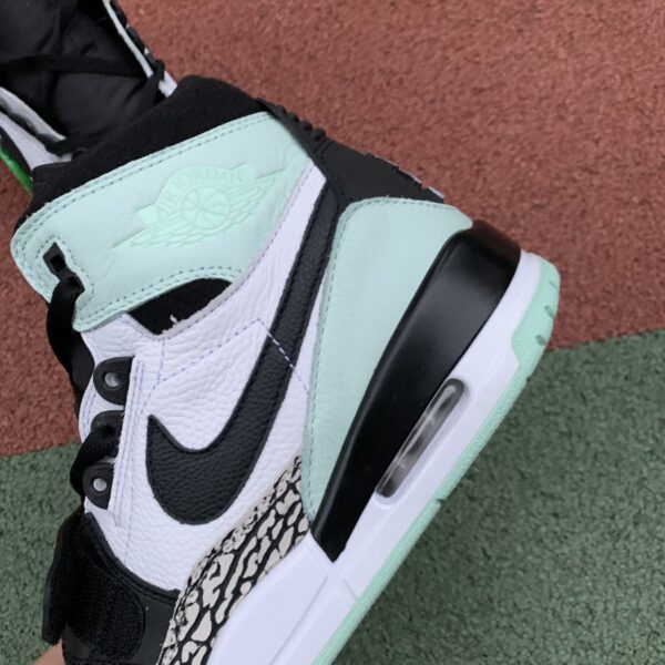 Nike Air Jordan Legacy 312 - Image 4