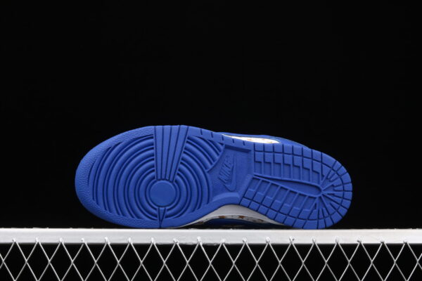 Nike Sb Dunk Low, Supreme Stars Hyper Royal - Image 6