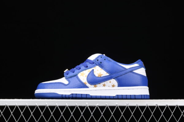 Nike Sb Dunk Low, Supreme Stars Hyper Royal - Image 5