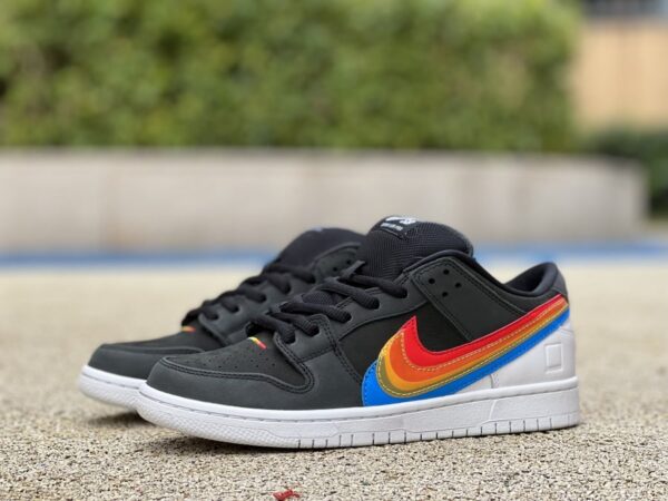 Polaroid X Nike Sb Dunk Low - Image 5