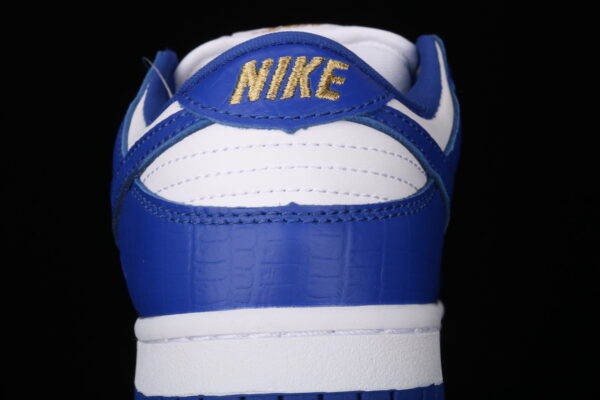 Nike Sb Dunk Low, Supreme Stars Hyper Royal - Image 7