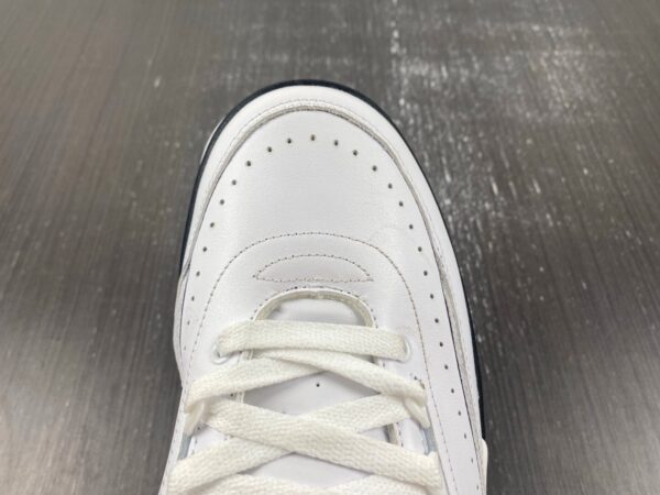 Jordan 2 Retro Og Chicago (2022) - Image 9