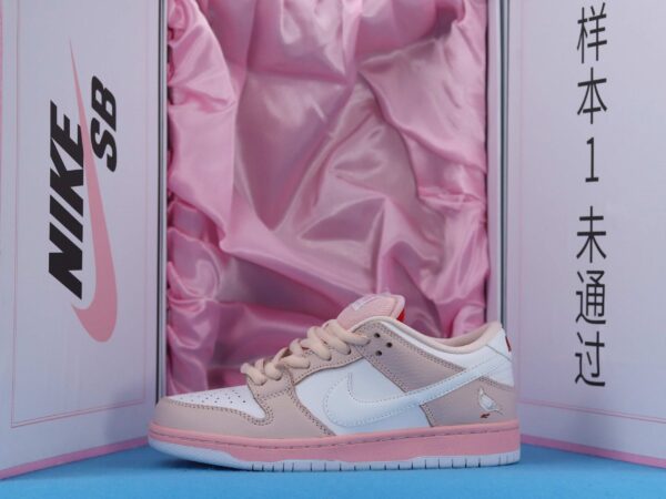 Nike Sb Dunk Low Pink Pigeon - Image 7
