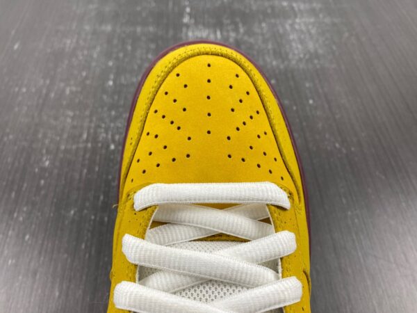 Cncpts X Nike Sb Dunk Low Yellow Lobster - Image 8