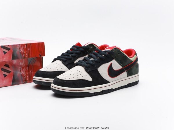 Otomo Katsuhiro X Nk Sb Dunk Low Black - Image 7