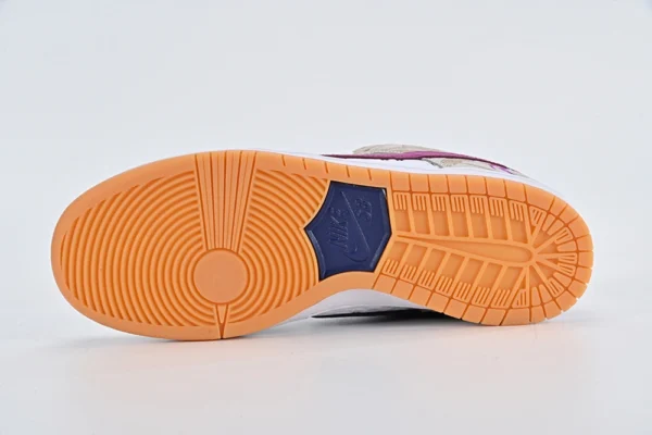 Rayssa Leal X Nike Sb Dunk Low - Image 4