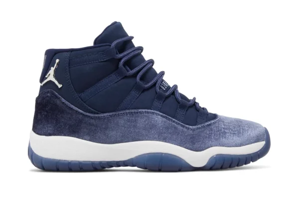 Wmns Air Jordan 11 Retro midnight Navy Velvet - Image 4